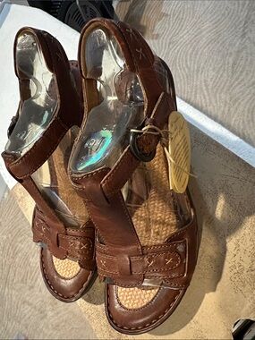 Born Brown Leather T‑Strap Wedge Sandals